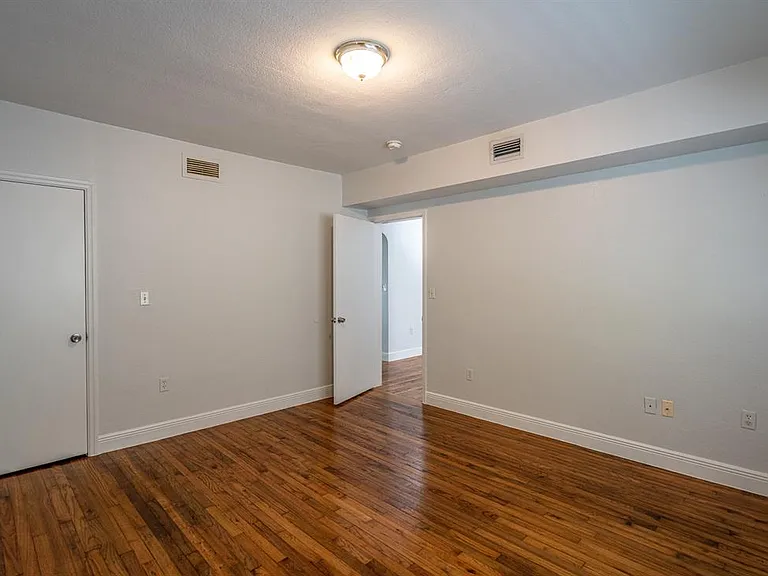 1011 Bay Dr #106 — Photo 18