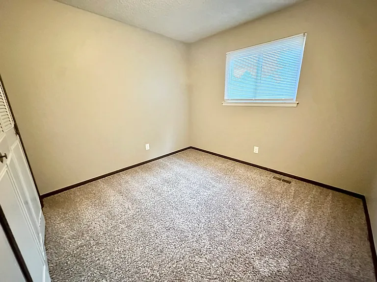 1907 Leicester Way — Photo 17