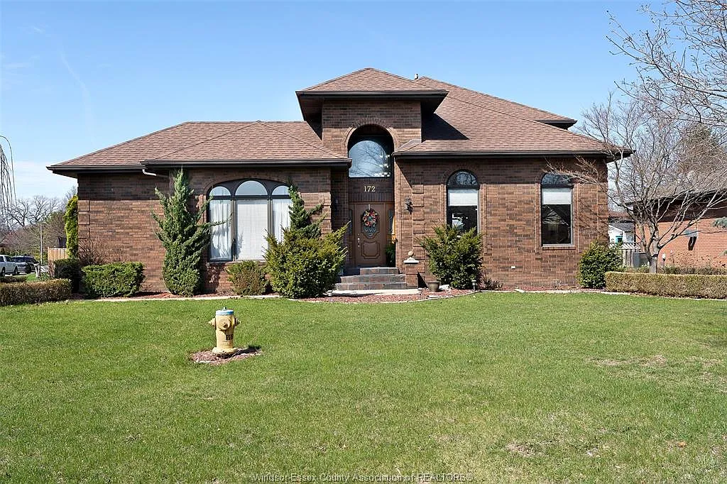 172 Pointe West Dr photo 1