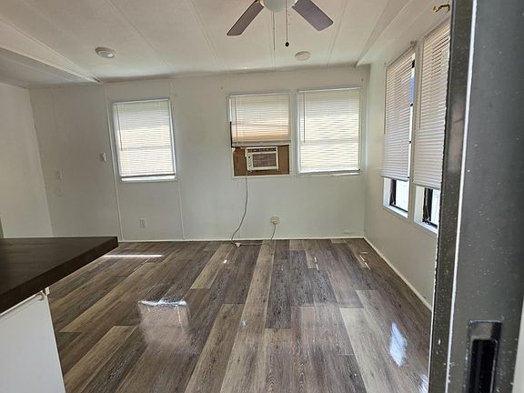 3rd image of 1045 Hickory Ln #17