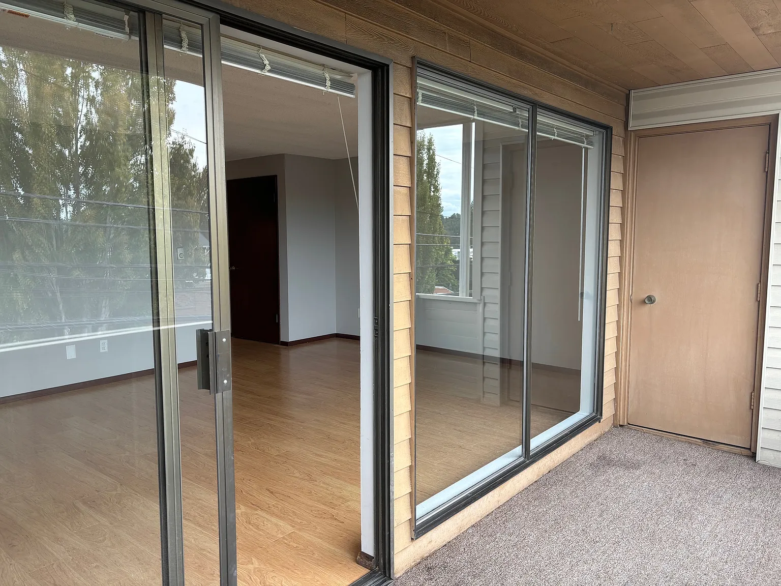2 bed, 1.5 bath, 900 sqft, $2,600 — Photo 3