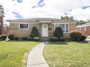 21224 Centennial St, Saint Clair Shores, MI 48081