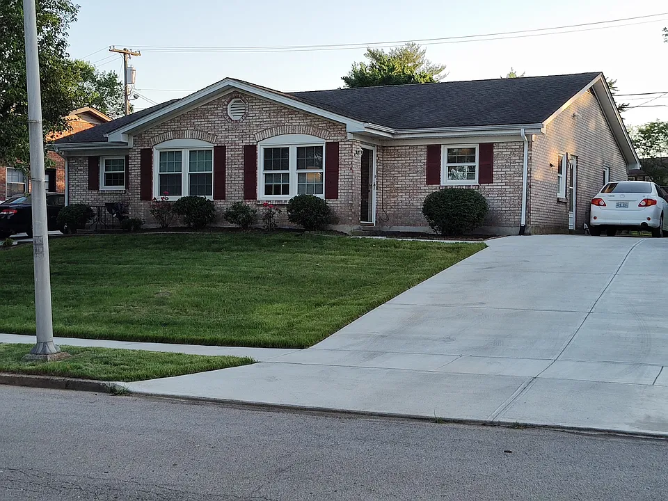 This photo view shows the right side although left is exact same.