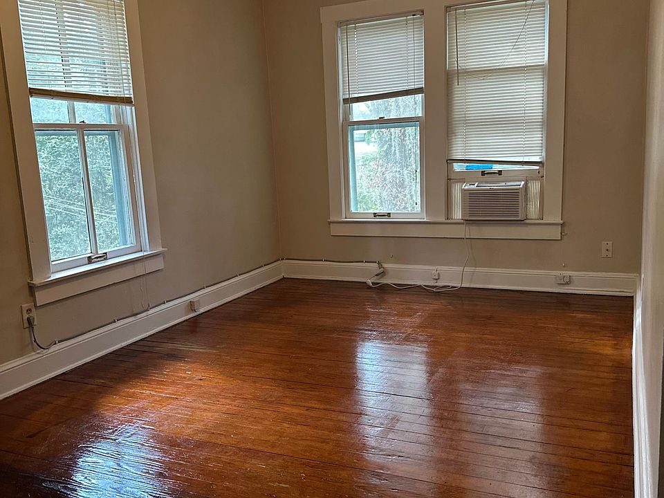 1st image of 824 E University Ave #3