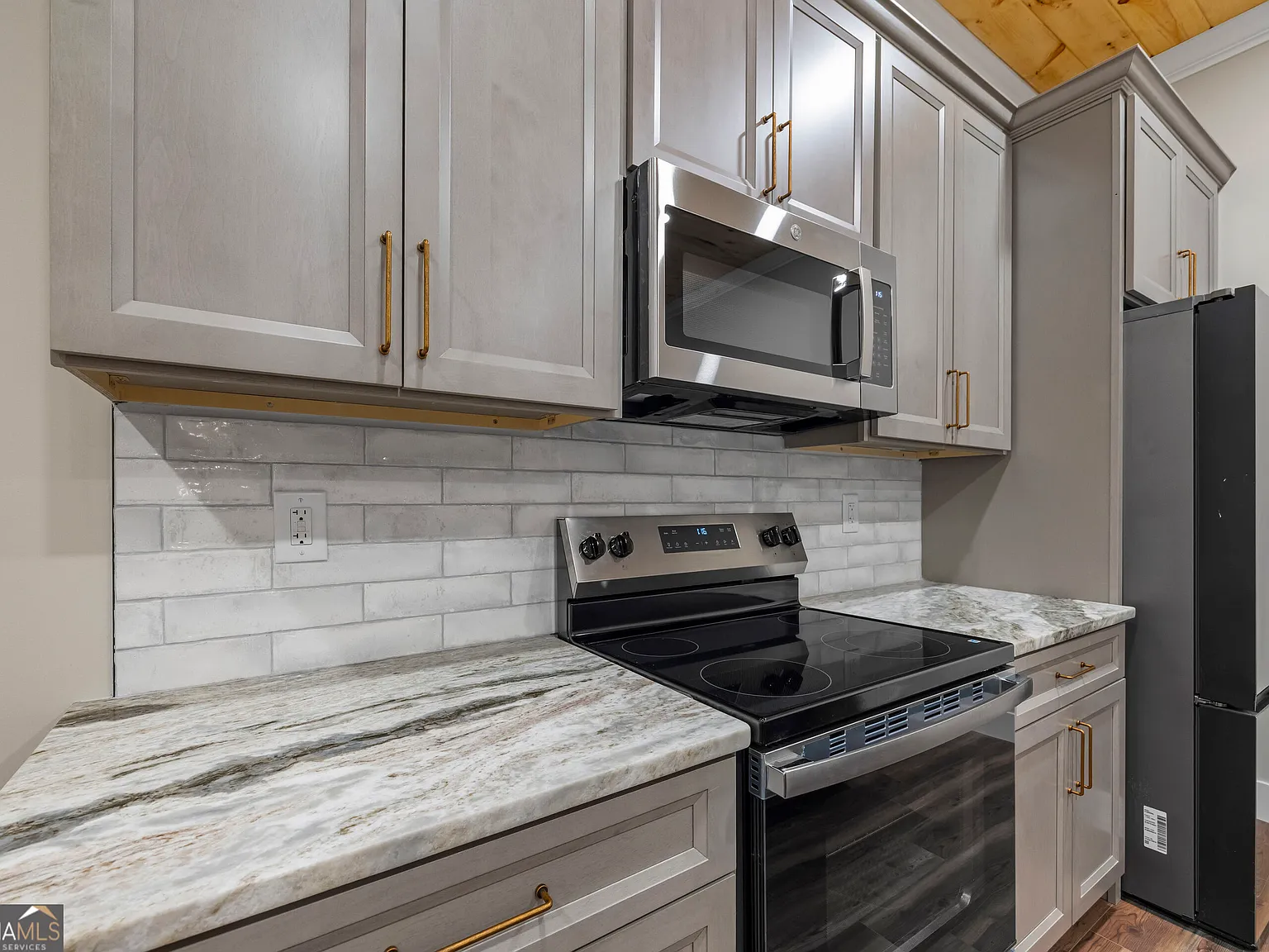 1 bed, 1.5 bath, 800 sqft, $1,375 — Photo 3