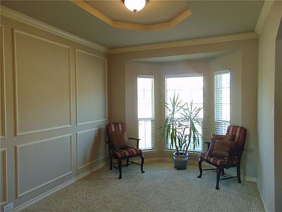2nd image of 309 Mayflower Dr