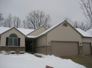 6934 Wellington Dr, Dexter, MI 48130