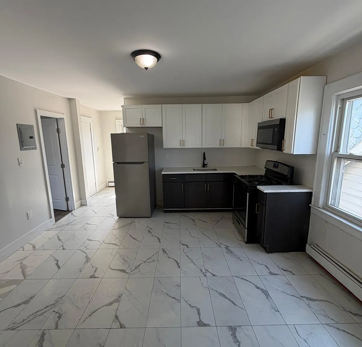 2 bed, $1,600 — Photo 1