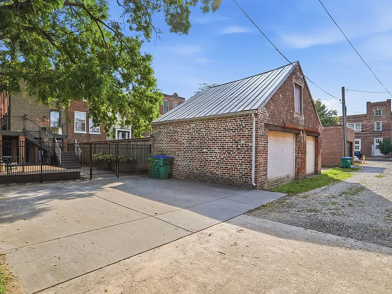 2608 E Broad St #2 — Photo 40