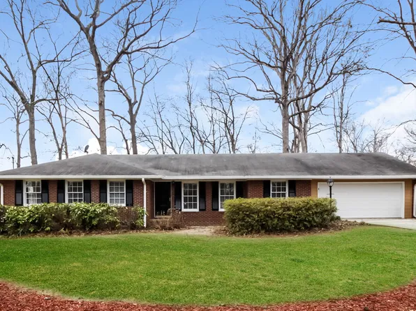 17 Pioneer Trl, Marietta, GA 30068
