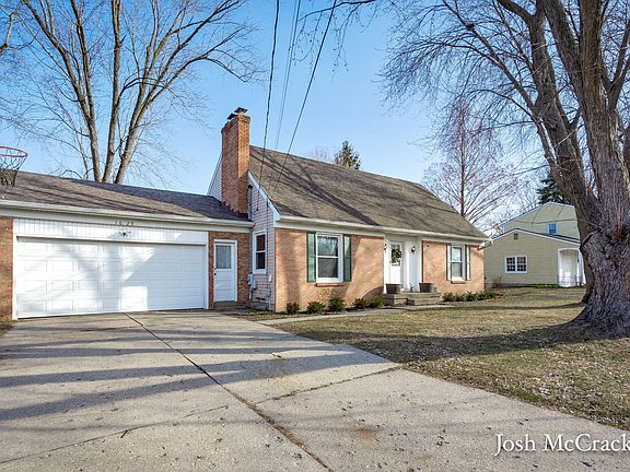 3rd image of 1629 Bridle Creek St SE