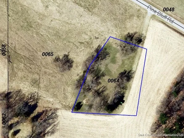 S5149 Pine Bluff Rd, Reedsburg, WI 53959