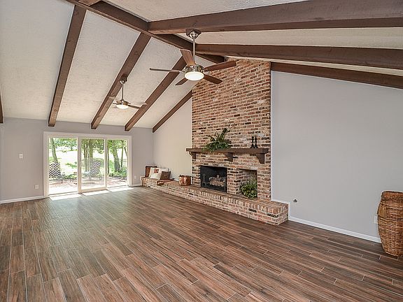 5th image of 2811 E Pebble Beach Dr