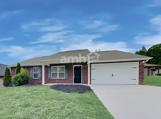 127 Ann Cove Ln, Powell, TN 37849