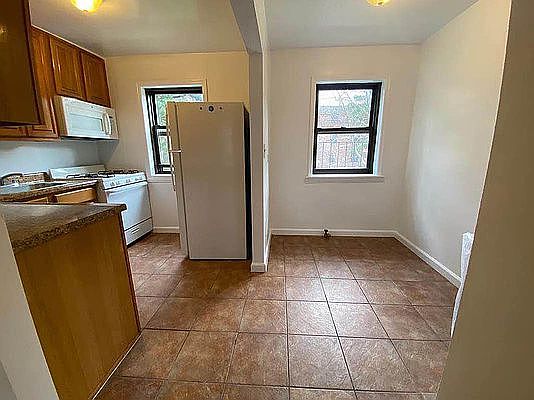 5th image of 21-15 27th St #A2