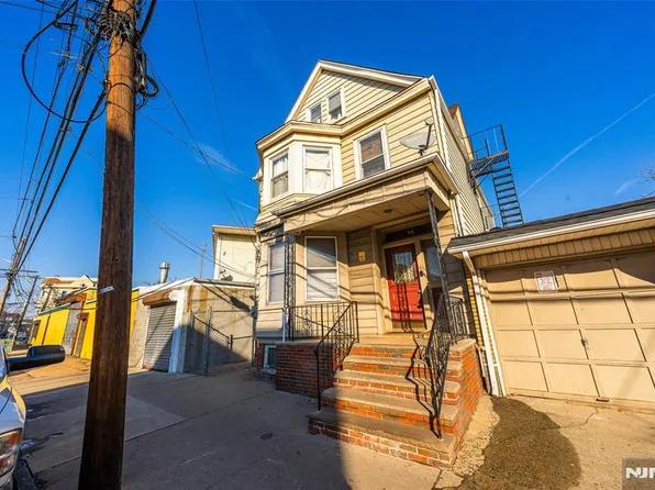 44-46 Richards St, Newark, NJ 07105