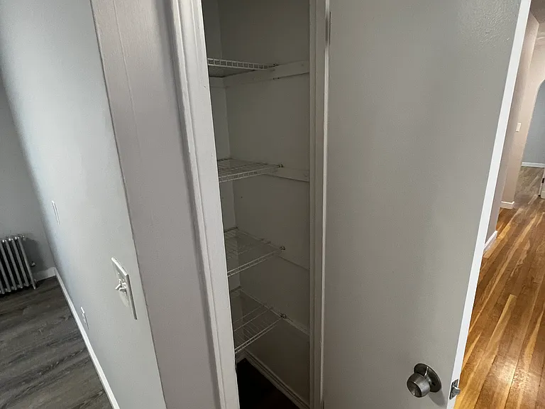 110 Leeds St — Photo 3