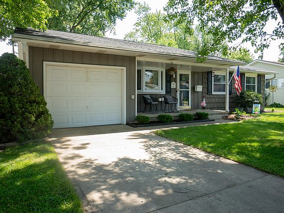 2nd image of 308 Karen Ave