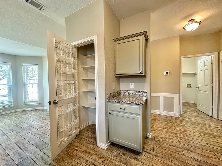 1308 Saddle Dr — Photo 11