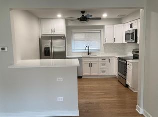 4978 N Menard Ave APT 202, Chicago, IL 60630