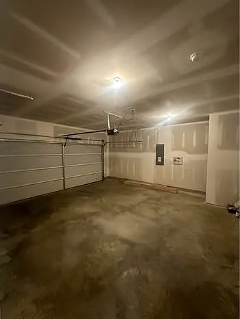 4 bed, 2.5 bath, 2404 sqft, $2,500 — Photo 4