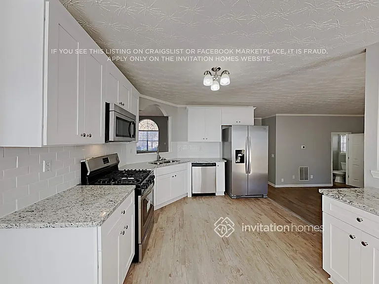 1020 Ivey Ln — Photo 8