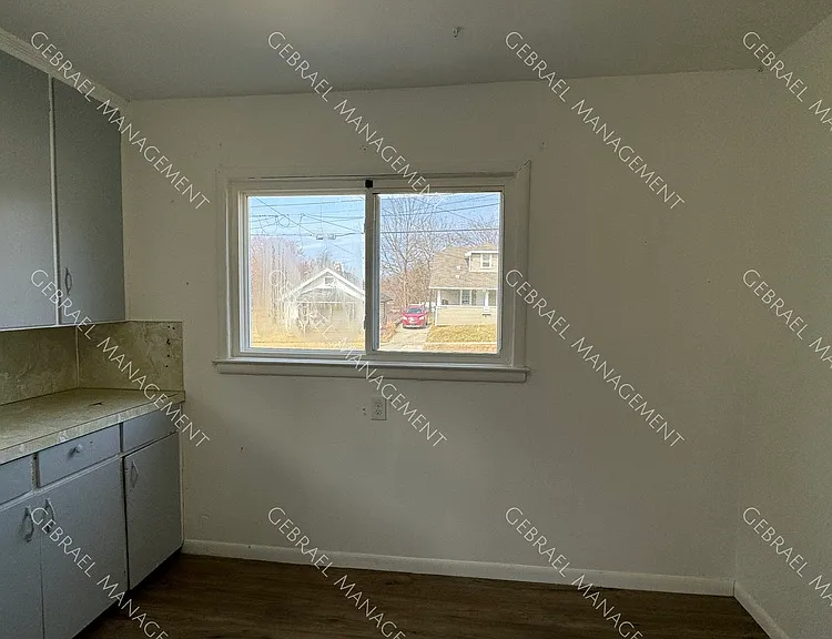 2469 Gibson St — Photo 2