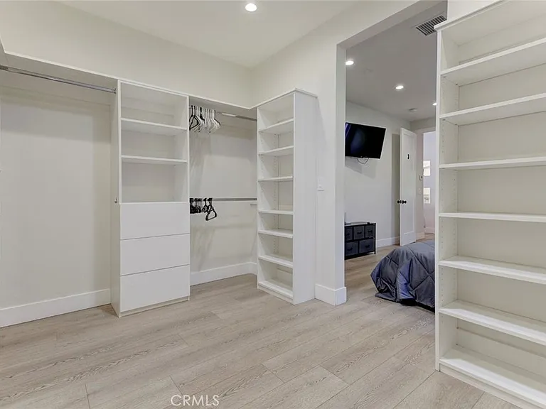 2743 N Keystone St — Photo 15
