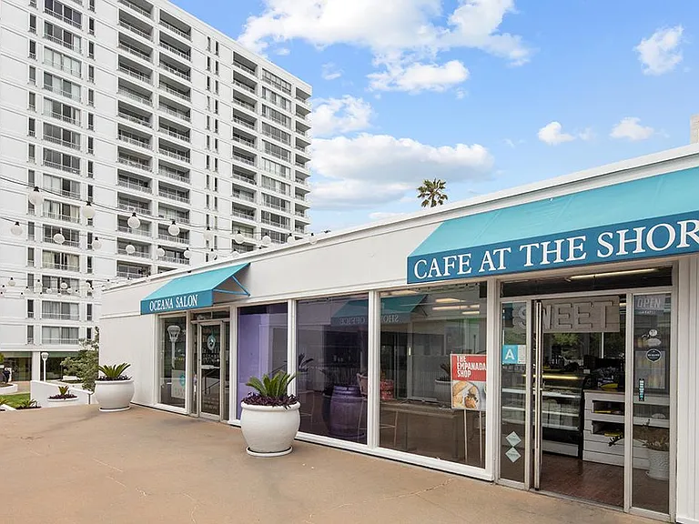 On-site cafe