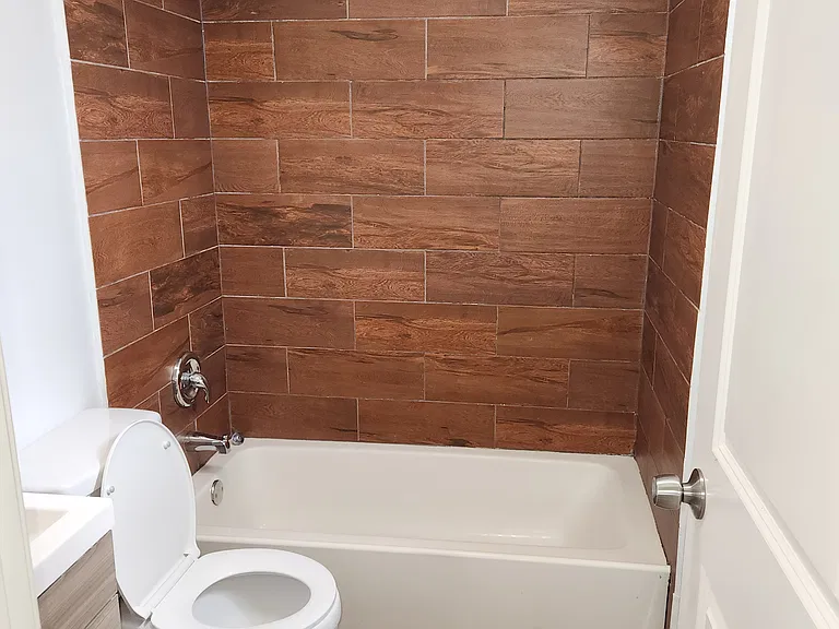 1706 Saint Charles Rd #2C — Photo 2