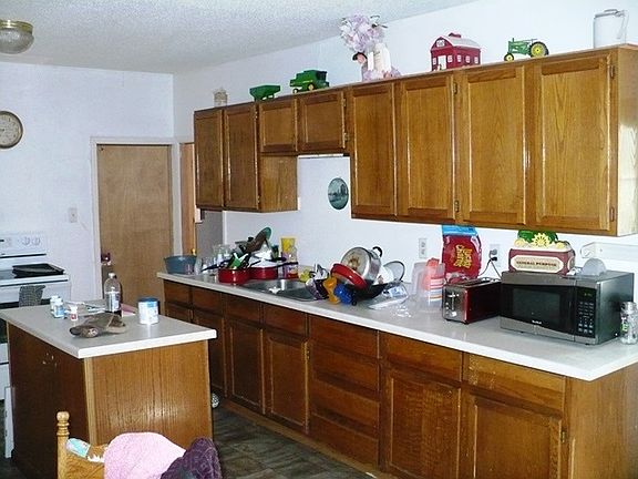 5th image of 106 N Eaton Ave