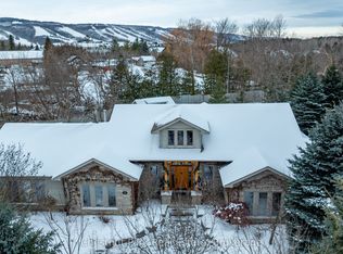 2 Evergreen Rd, Collingwood, ON L9Y5A8