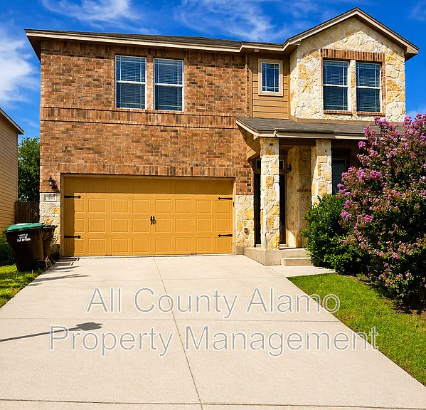 5565 Saffron Way — Photo 2