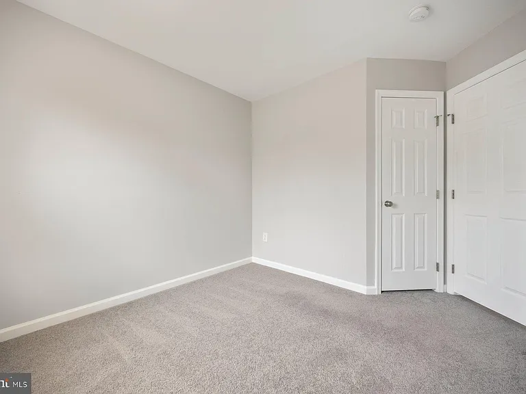 947 Chase Walk — Photo 21