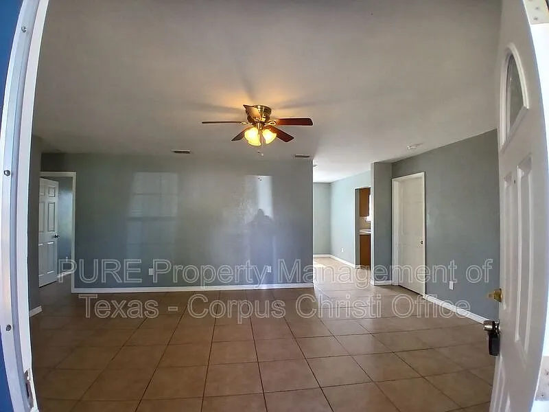 4 bed, 2.0 bath, 1568 sqft, $1,900 — Photo 3