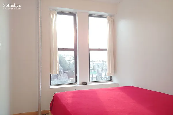 Rented by Sotheby's International Realty | media 10