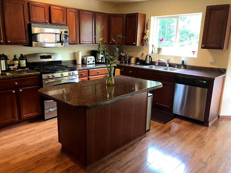 8910 Weiting Ave SE — Photo 12