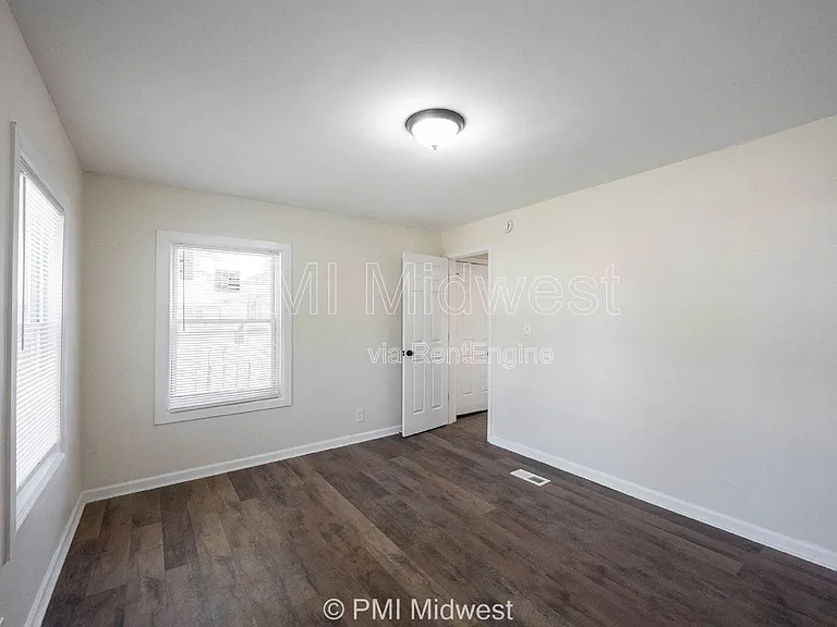 514 N Chester Ave — Photo 12