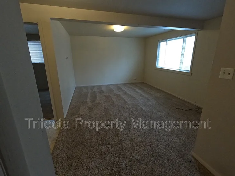 417 N Hollywood St #2 — Photo 5