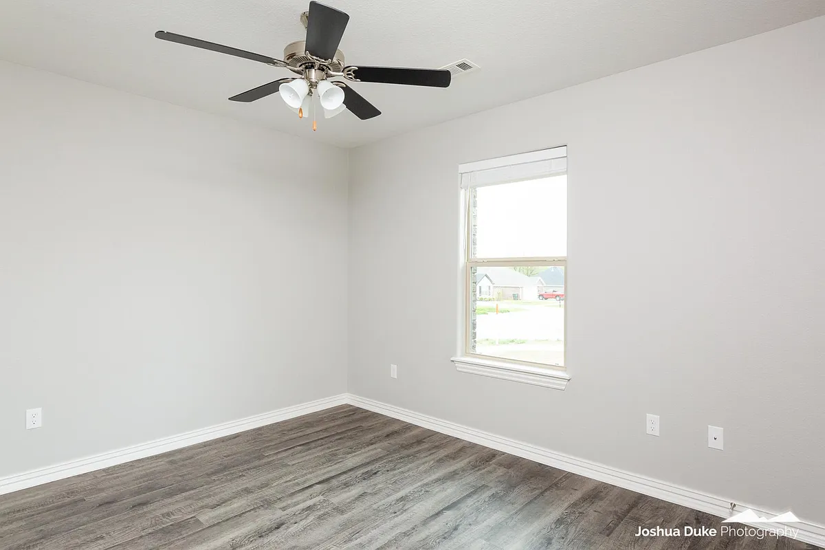 Building Photo - 463 Yona Ln