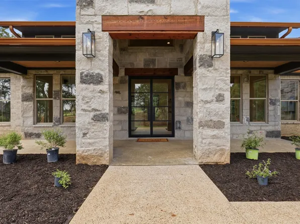 273 Martin Dr, Granbury, TX 76049