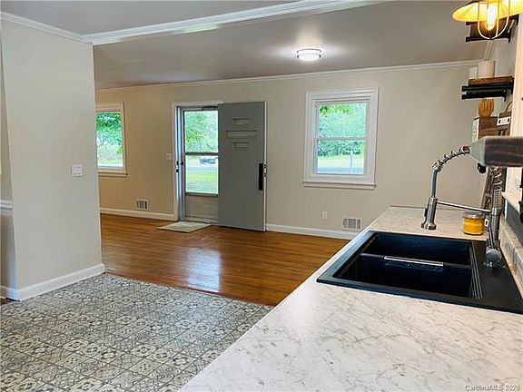 5th image of 2406 Bramblewood Dr