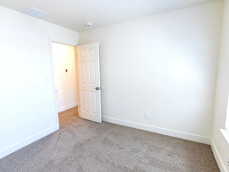 1240 Bunting Ave #1 — Photo 10