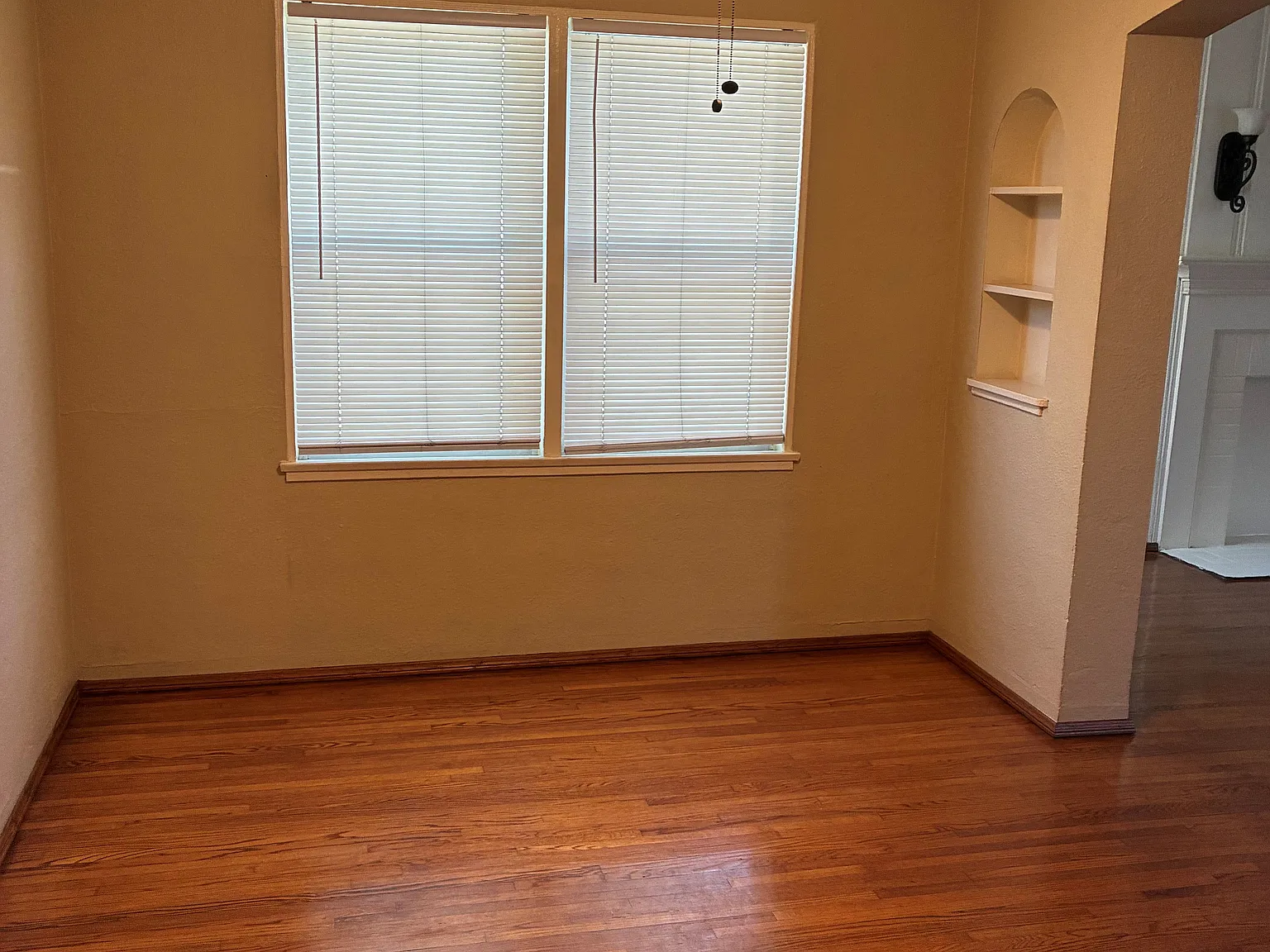 2 bed, 1100 sqft, $2,600 — Photo 2