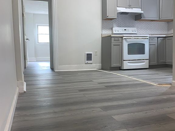 Open Kitchen / Living Area