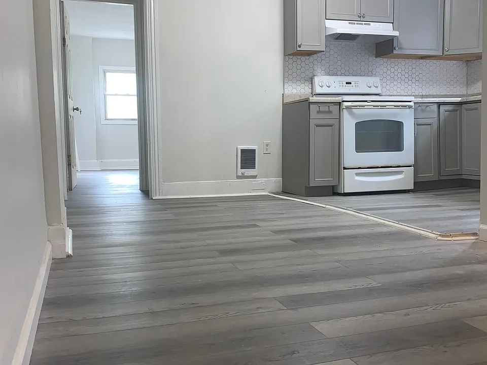 Open Kitchen / Living Area