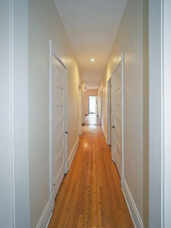 3 bed, 1.0 bath, 2000 sqft, $2,495 — Photo 3