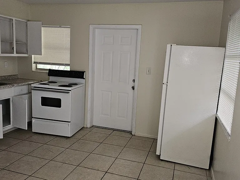 325 W Mariana Ave #1 — Photo 3