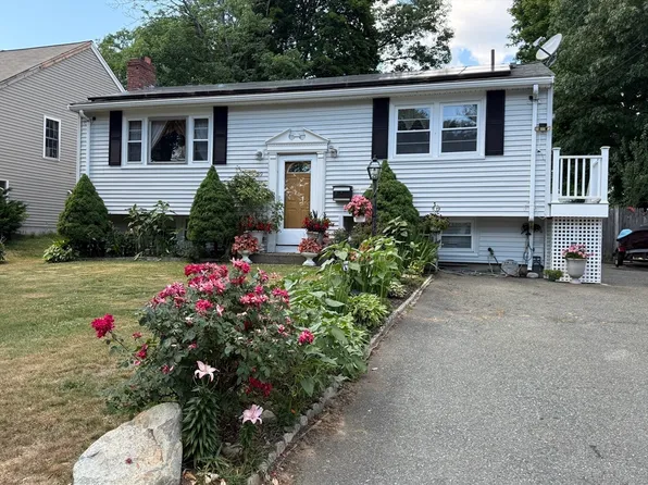39 Central St, Brockton, MA 02301