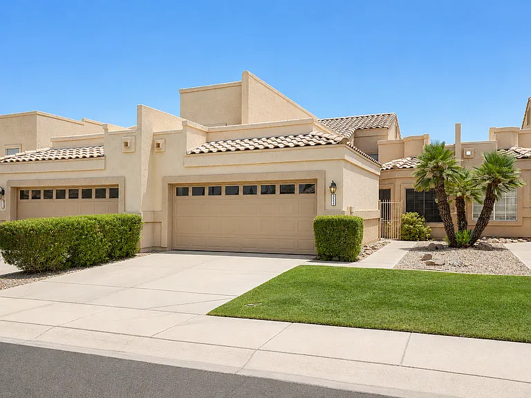 9047 W Port Royale Ln — Photo 1